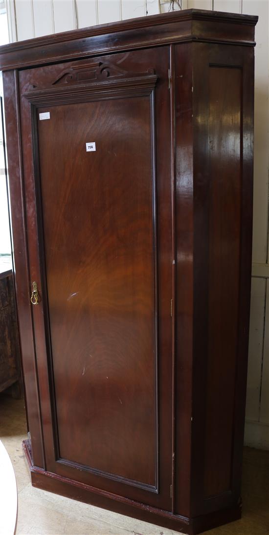 Victorian mahogany standing corner wardrobe(-)